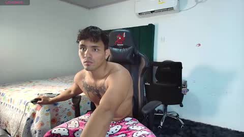 Snapshot of lei_77 chatting on February 2025 09:48:01 PM Lei online show from February 2025 09:48:01 PM