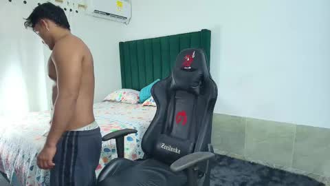 Snapshot of lei_77 chatting on October 2025 07:33:02 PM Lei online show from October 2025 07:33:02 PM