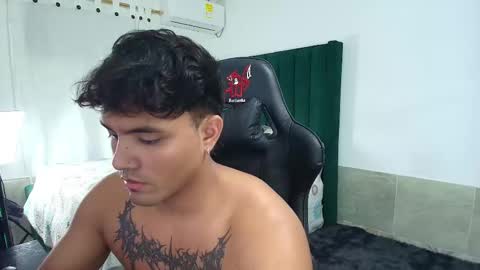 Snapshot of lei_77 chatting on October 2025 09:14:02 PM Lei online show from October 2025 09:14:02 PM