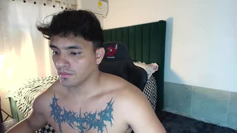 Snapshot of lei_77 chatting on October 2025 07:03:02 PM Lei online show from October 2025 07:03:02 PM