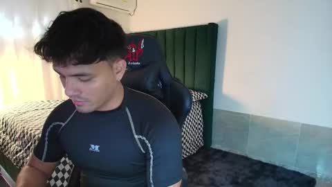 Snapshot of lei_77 chatting on November 2025 06:30:01 PM Lei online show from November 2025 06:30:01 PM