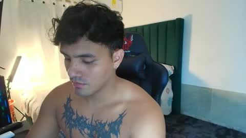 Snapshot of lei_77 chatting on November 2025 10:53:02 PM Lei online show from November 2025 10:53:02 PM