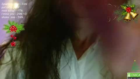 Snapshot of leia_bell chatting on December 2024 04:36:01 PM hey Im Leia and I love rock  online show from December 2024 04:36:01 PM