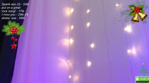 Snapshot of leia_bell chatting on December 2024 07:43:02 PM hey Im Leia and I love rock  online show from December 2024 07:43:02 PM