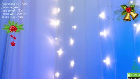 Snapshot of leia_bell chatting on December 2024 04:18:01 PM hey Im Leia and I love rock  online show from December 2024 04:18:01 PM