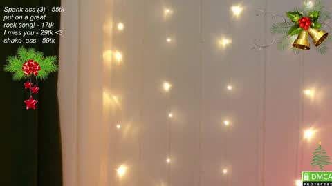 Snapshot of leia_bell chatting on December 2024 04:48:01 PM hey Im Leia and I love rock  online show from December 2024 04:48:01 PM