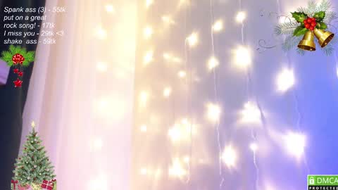 Snapshot of leia_bell chatting on December 2024 03:47:02 PM hey Im Leia and I love rock  online show from December 2024 03:47:02 PM