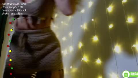 Snapshot of leia_bell chatting on January 2025 06:12:02 PM hey Im Leia and I love rock  online show from January 2025 06:12:02 PM