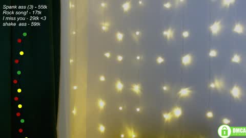 Snapshot of leia_bell chatting on January 2025 08:21:01 PM hey Im Leia and I love rock  online show from January 2025 08:21:01 PM