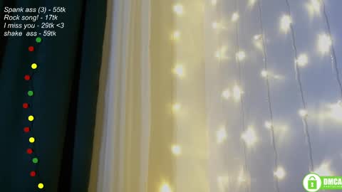 Snapshot of leia_bell chatting on March 2025 09:22:01 PM hey Im Leia and I love rock  online show from March 2025 09:22:01 PM