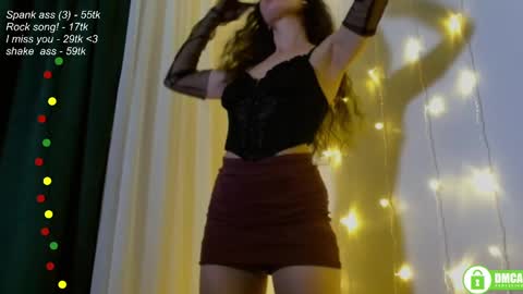 Snapshot of leia_bell chatting on March 2025 06:54:01 PM hey Im Leia and I love rock  online show from March 2025 06:54:01 PM