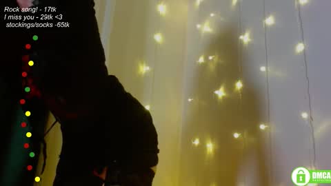 Snapshot of leia_bell chatting on September 2025 07:29:01 PM hey Im Leia and I love rock  online show from September 2025 07:29:01 PM