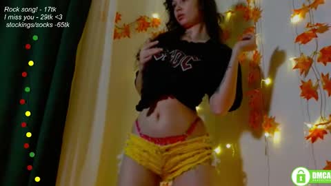 Snapshot of leia_bell chatting on October 2025 07:14:02 PM hey Im Leia and I love rock  online show from October 2025 07:14:02 PM