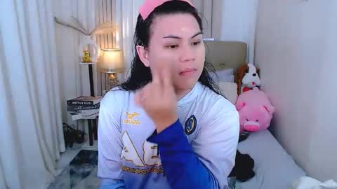 Snapshot of leighcortesi chatting on November 2025 11:26:01 PM Cailey online show from November 2025 11:26:01 PM