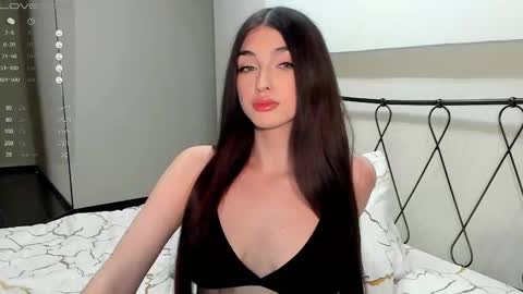 Leila online show from March 2025 11:27:02 PM