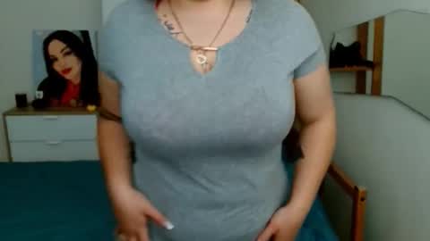 Snapshot of leila_beayte_ chatting on February 2026 05:24:01 AM Leila online show from February 2026 05:24:01 AM