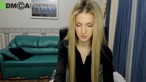 Snapshot of leila_morriss chatting on December 2024 08:29:01 PM Leila Morriss online show from December 2024 08:29:01 PM