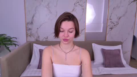 Snapshot of leilalawson chatting on January 2025 08:00:01 AM LeilaLawson online show from January 2025 08:00:01 AM