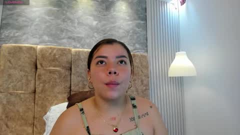 leilapons online show from November 2025 04:42:01 PM