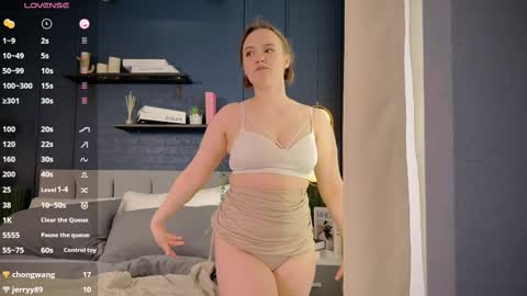 Lela online show from February 2025 10:04:02 PM