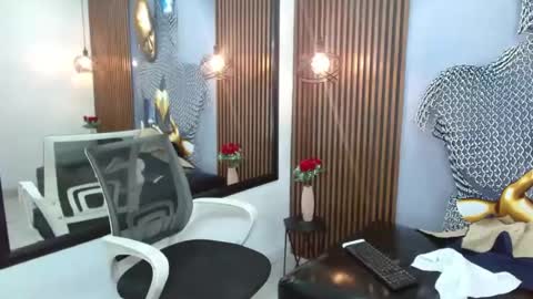 lelehott01 online show from June 2026 10:15:01 AM