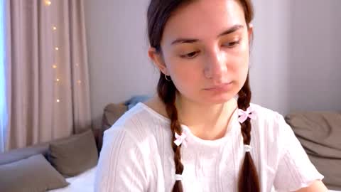 Snapshot of lelia_vibe chatting on November 2025 06:29:02 AM Lelia online show from November 2025 06:29:02 AM