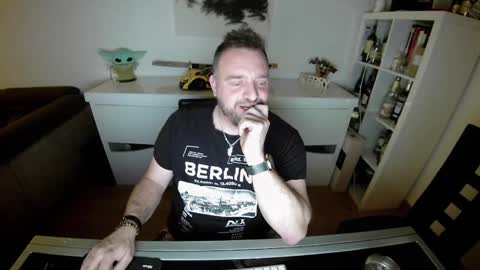 Snapshot of lemouth006 chatting on January 2025 07:37:01 PM Ange online show from January 2025 07:37:01 PM