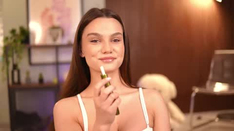 Lena Laurent online show from May 2026 09:05:02 AM