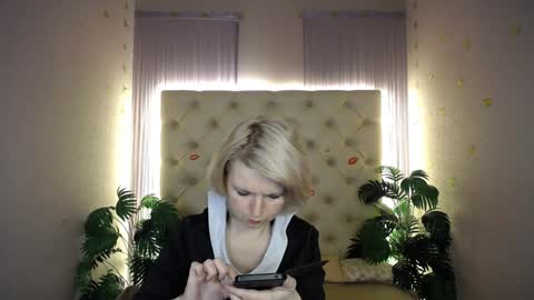 Lena online show from December 2024 10:14:02 AM