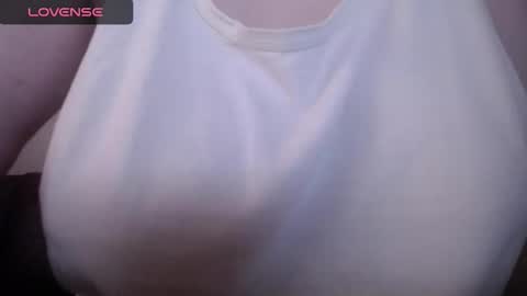 Snapshot of lenagolden chatting on January 2026 09:03:02 AM lenagolden online show from January 2026 09:03:02 AM