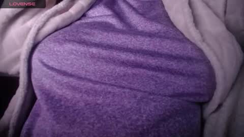 Snapshot of lenagolden chatting on February 2026 05:44:02 PM lenagolden online show from February 2026 05:44:02 PM