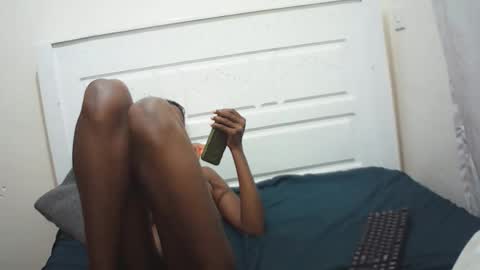 Snapshot of lenah6 chatting on November 2025 11:20:02 PM lenah6 online show from November 2025 11:20:02 PM