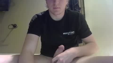 Snapshot of lenewton2004 chatting on February 2025 10:44:02 PM lenewton2004 online show from February 2025 10:44:02 PM