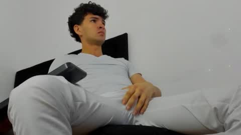 leo183877 online show from February 2026 11:53:01 AM