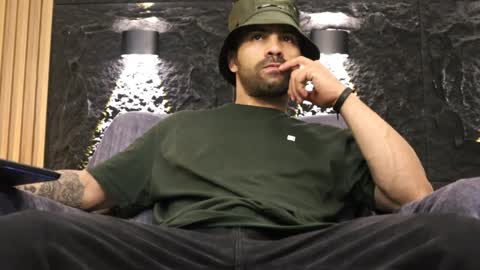 Leo  Diaz online show from April 2026 02:39:01 AM