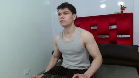 Snapshot of leo_morris chatting on January 2025 01:03:02 PM leo_morris online show from January 2025 01:03:02 PM