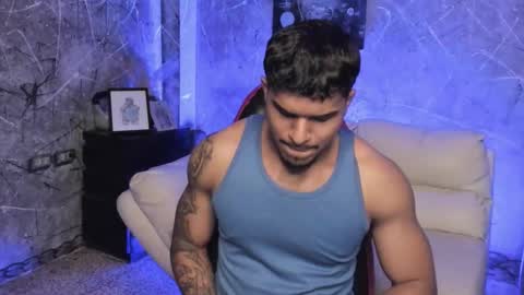 Leo independent model online show from November 2025 11:58:01 PM