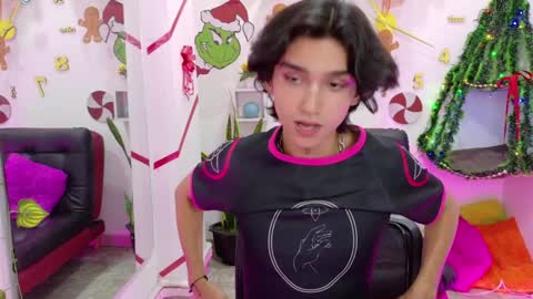 Snapshot of leoadamss chatting on December 2024 05:10:02 PM Leo online show from December 2024 05:10:02 PM