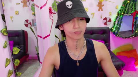 Snapshot of leoadamss chatting on December 2024 01:32:02 PM Leo online show from December 2024 01:32:02 PM