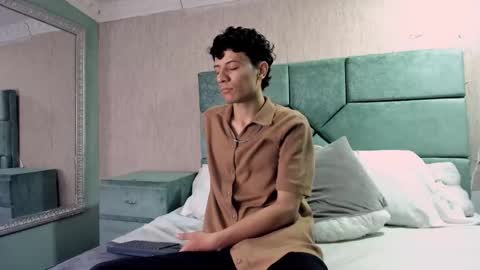 Leo online show from February 2026 04:10:02 AM