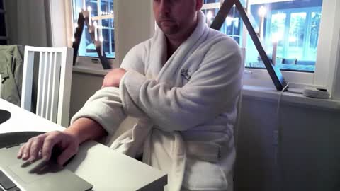 Snapshot of leofromsweden chatting on December 2025 08:30:01 AM Leofromsweden online show from December 2025 08:30:01 AM