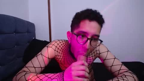 Snapshot of leoh_hades chatting on October 2025 02:01:02 AM Leoh online show from October 2025 02:01:02 AM