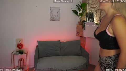 leokitty  online show from January 2026 02:00:01 PM