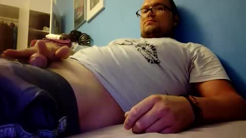 Snapshot of leolongbln chatting on September 2025 07:46:02 PM leolongbln online show from September 2025 07:46:02 PM