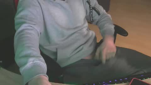 Snapshot of leon_97 chatting on January 2025 12:44:02 AM Lele 97 online show from January 2025 12:44:02 AM