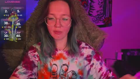 Snapshot of leona_nick chatting on December 2024 09:35:01 PM leona online show from December 2024 09:35:01 PM