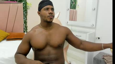 Leandro jones online show from November 2025 04:11:02 AM