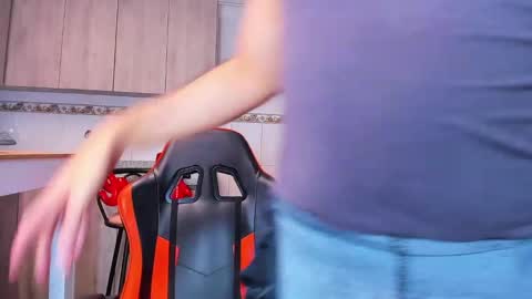 Snapshot of leonboom chatting on March 2025 07:09:02 PM Tom Rider online show from March 2025 07:09:02 PM