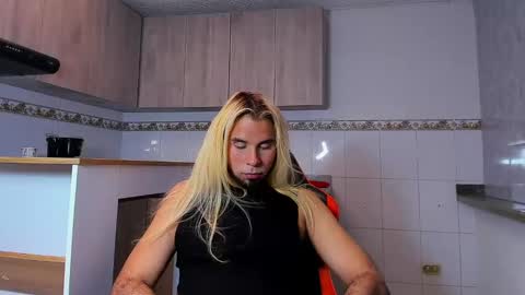 Snapshot of leonboom chatting on March 2025 07:26:02 PM Tom Rider online show from March 2025 07:26:02 PM