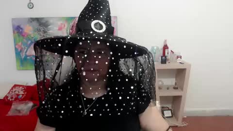 leonela   online show from October 2025 11:17:01 PM